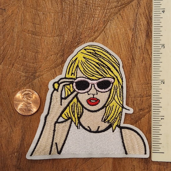 TAYLOR SWIFT Patch Taylor Swift Iron-on Patch Taylor Swift Embroidered Patch - Picture 1 of 1